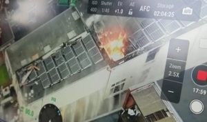 Drone-beelden tonen vuurzee bij bakkerij in Doorn